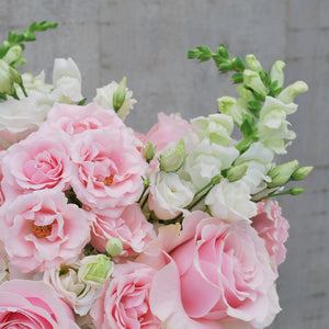 Cosmopolitan - Fresh Flower Bar